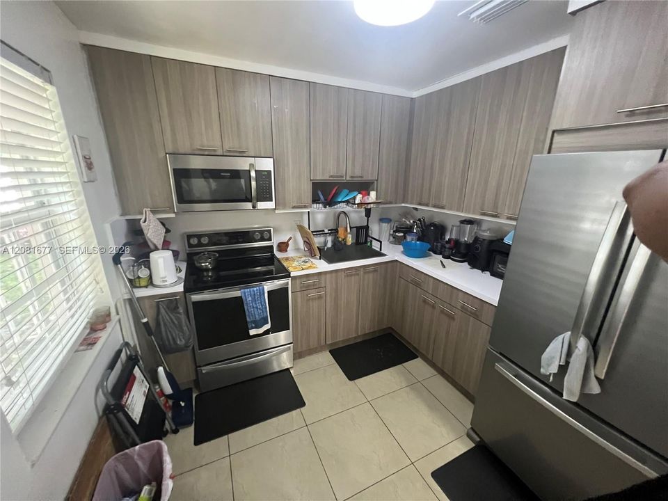 На продажу: $425,000 (3 спален, 1 ванн, 1014 Квадратных фут)