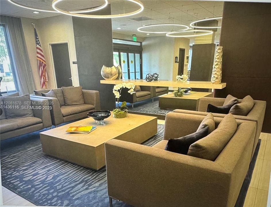 For Sale: $495,000 (1 beds, 1 baths, 910 Square Feet)