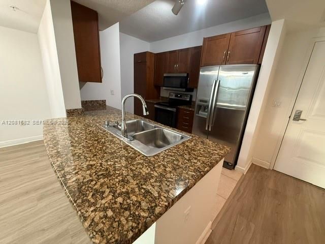 В аренду: $2,900 (2 спален, 2 ванн, 1160 Квадратных фут)