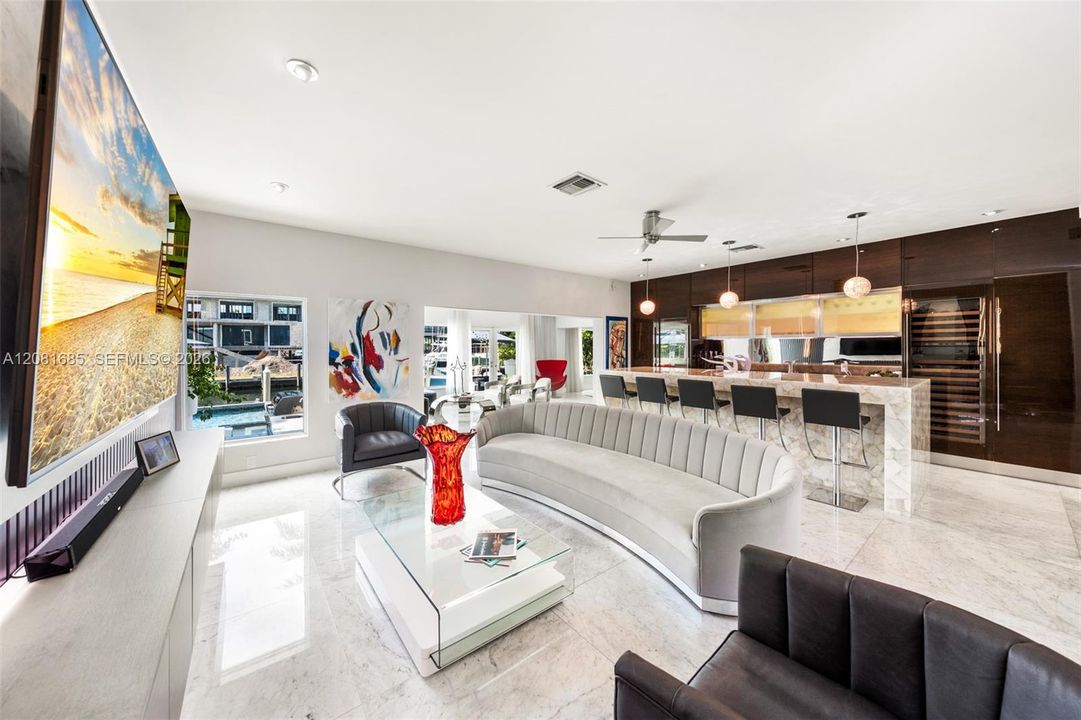 For Sale: $11,399,000 (0.32 acres)