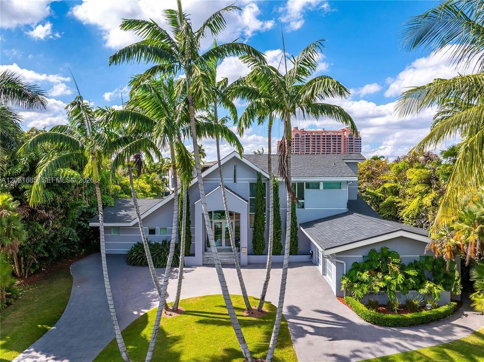 For Sale: $11,399,000 (0.32 acres)
