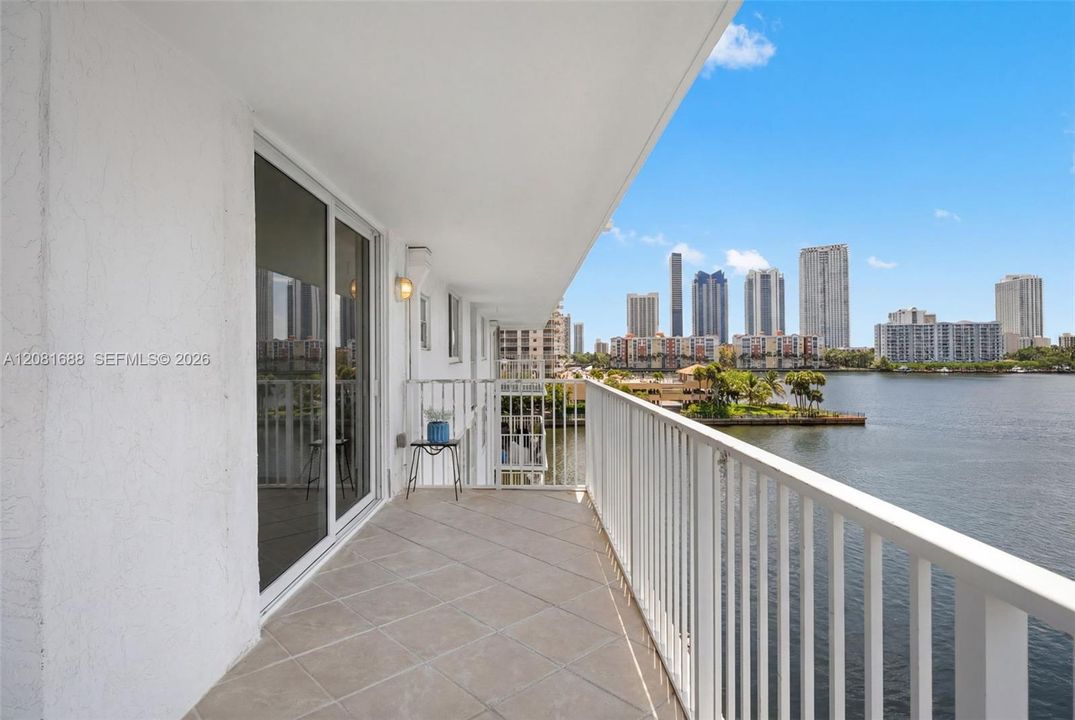 En Venta: $499,000 (2 camas, 2 baños, 1148 Pies cuadrados)