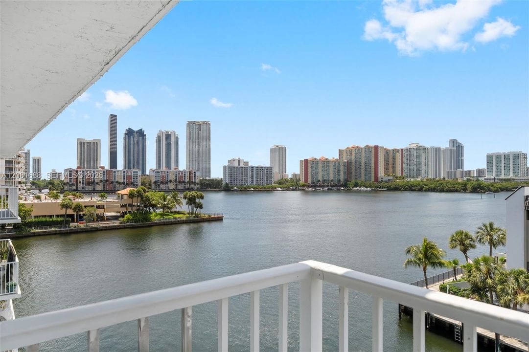 En Venta: $499,000 (2 camas, 2 baños, 1148 Pies cuadrados)