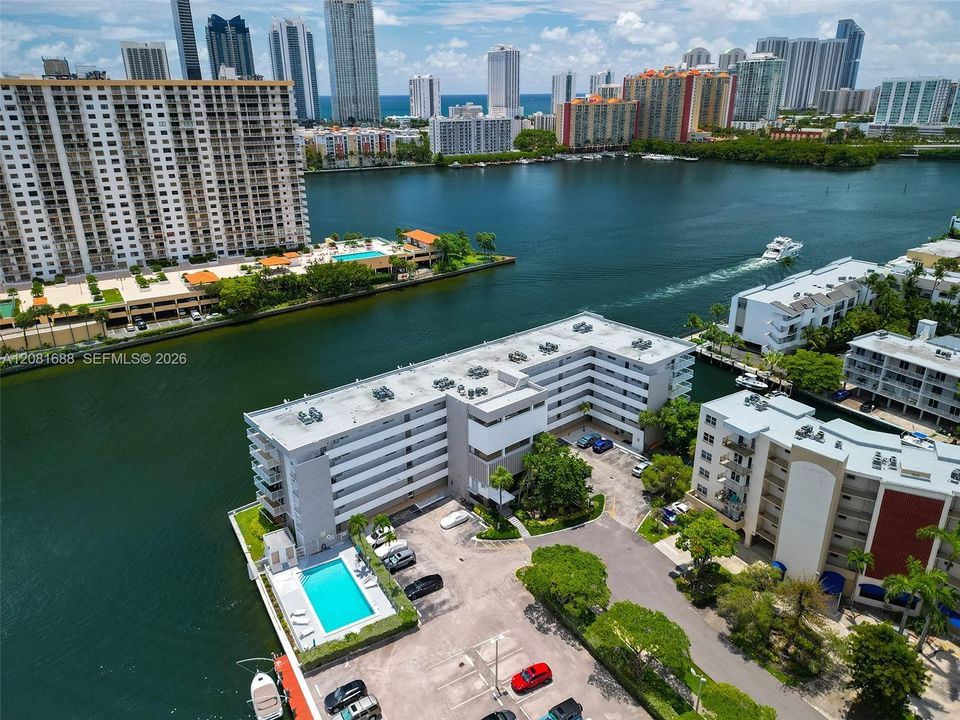 En Venta: $499,000 (2 camas, 2 baños, 1148 Pies cuadrados)
