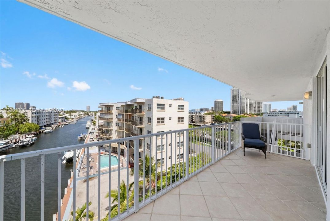 En Venta: $499,000 (2 camas, 2 baños, 1148 Pies cuadrados)