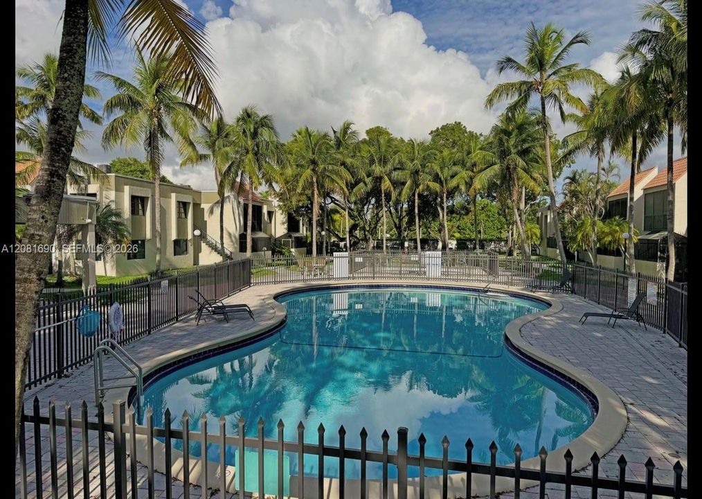 For Rent: $2,100 (1 beds, 1 baths, 854 Square Feet)
