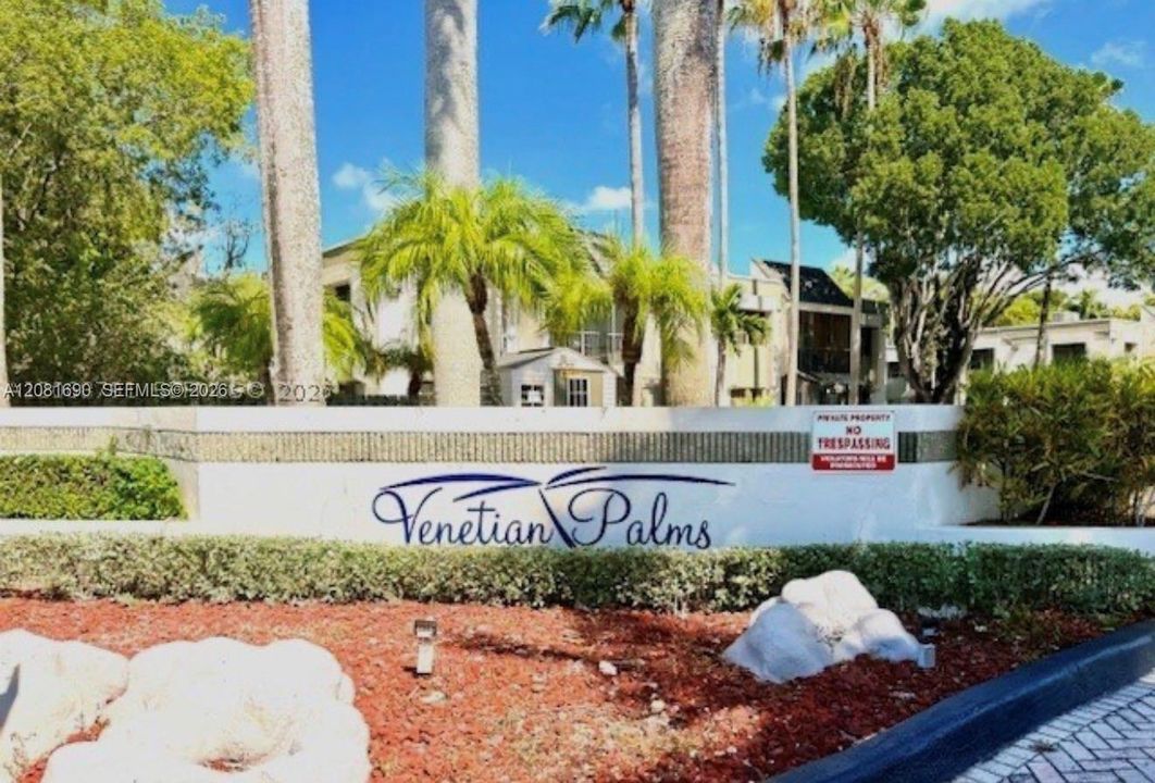 For Rent: $2,100 (1 beds, 1 baths, 854 Square Feet)