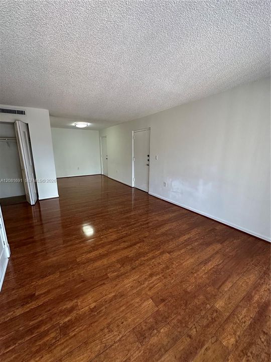 En Renta: $2,200 (2 camas, 2 baños, 955 Pies cuadrados)