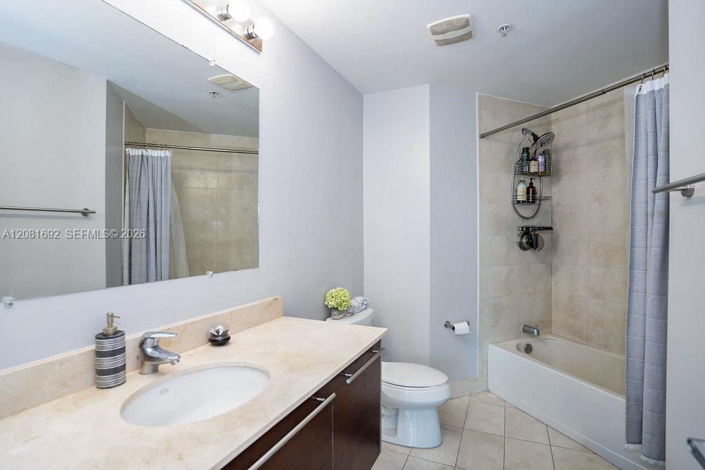 For Sale: $550,000 (2 beds, 2 baths, 1162 Square Feet)