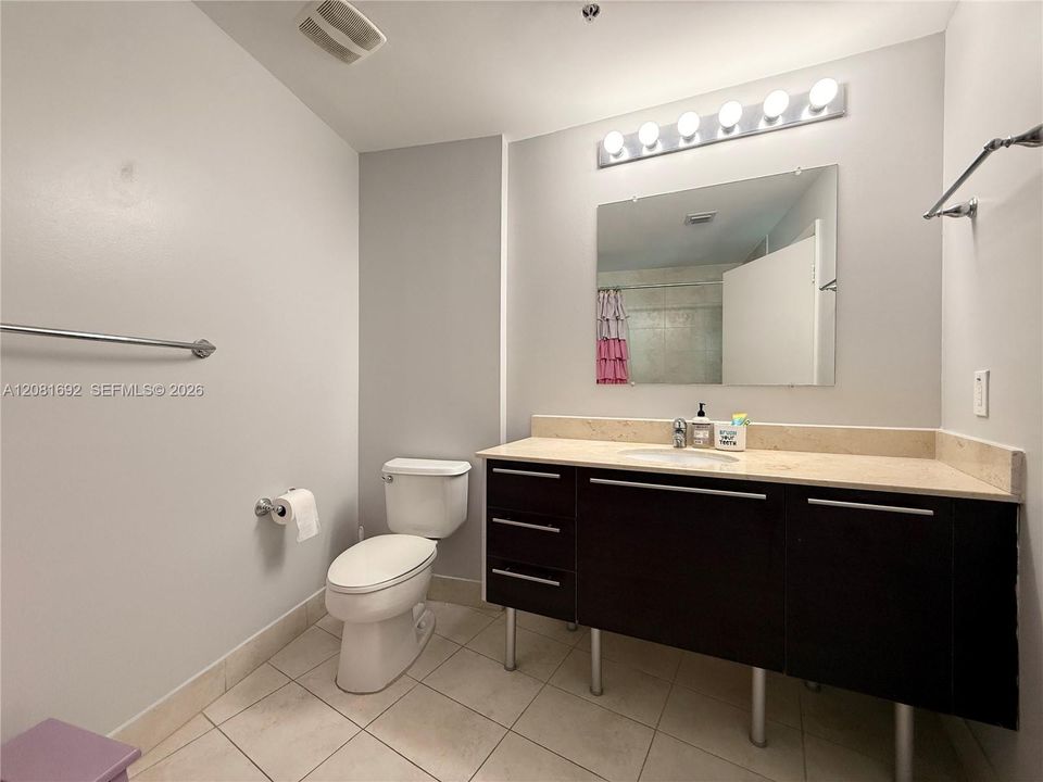 For Sale: $550,000 (2 beds, 2 baths, 1162 Square Feet)
