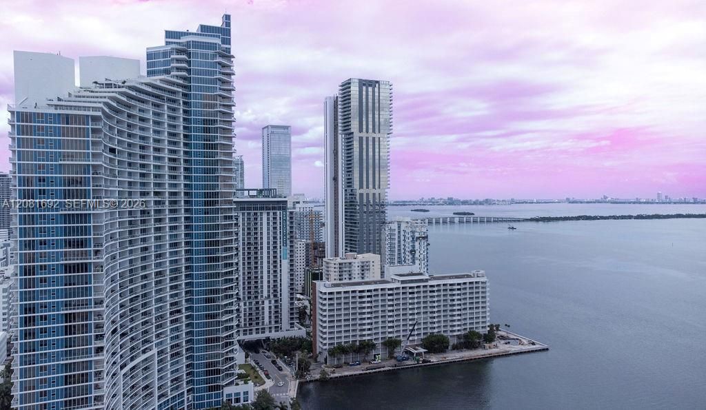 For Sale: $550,000 (2 beds, 2 baths, 1162 Square Feet)