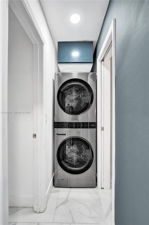 В аренду: $3,500 (2 спален, 2 ванн, 734 Квадратных фут)