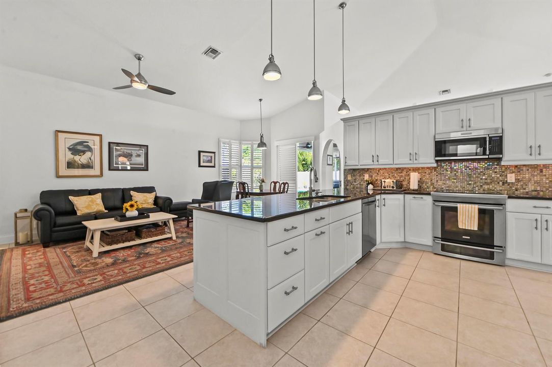 18 Kitchen 02