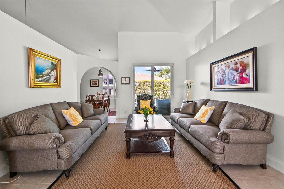 11 Living room 01