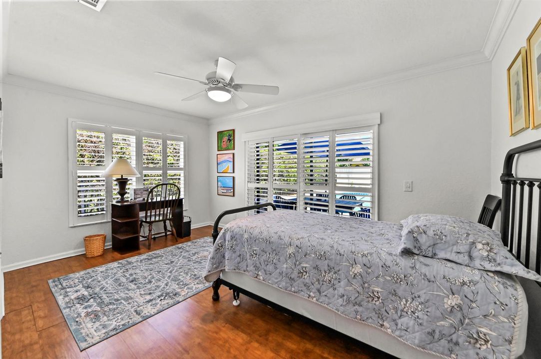 25 Bedroom 01