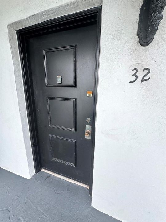 south-florida-condo-unit-32-entry