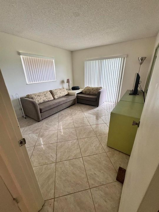 south-florida-condo-sitting-room