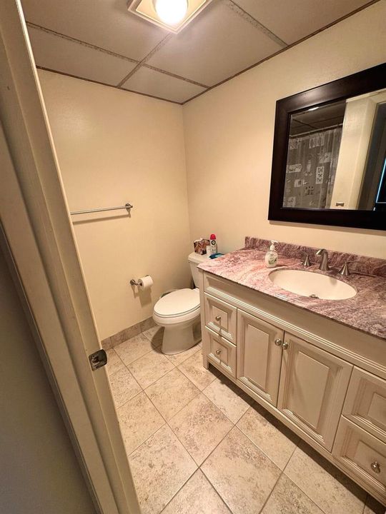 south-florida-condo-bathroom-vanity
