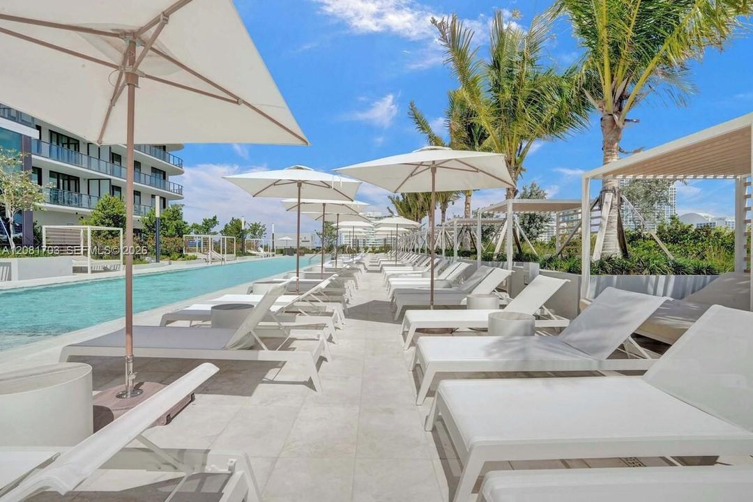 For Rent: $5,000 (1 beds, 1 baths, 435 Square Feet)