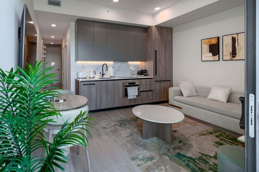 For Rent: $5,000 (1 beds, 1 baths, 435 Square Feet)