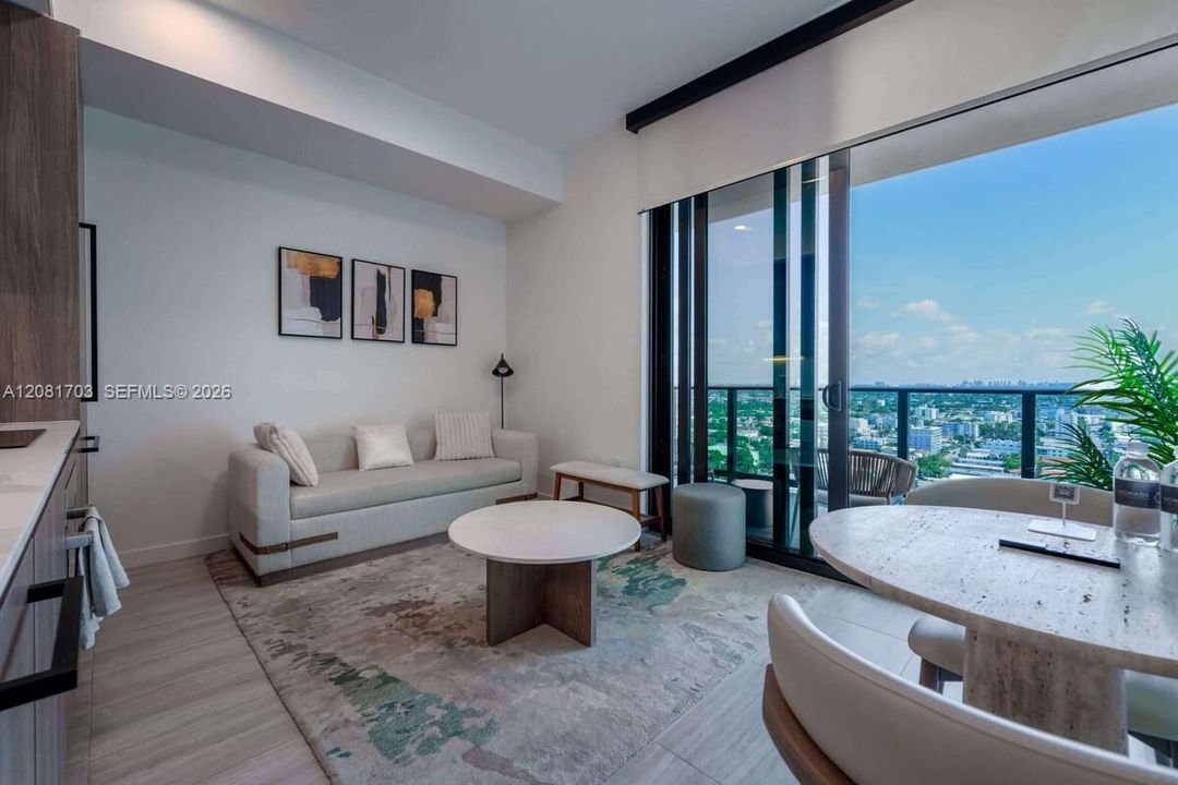 For Rent: $5,000 (1 beds, 1 baths, 435 Square Feet)