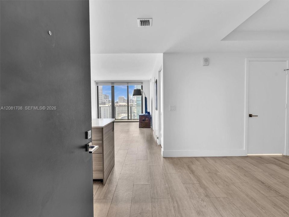 В аренду: $4,950 (2 спален, 2 ванн, 1045 Квадратных фут)
