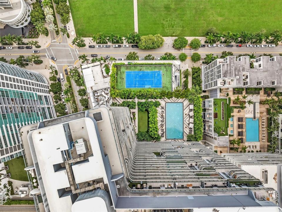 В аренду: $4,950 (2 спален, 2 ванн, 1045 Квадратных фут)