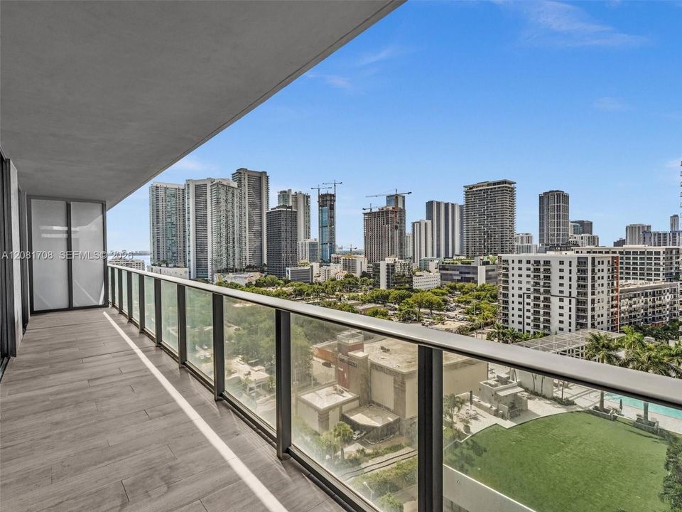 В аренду: $4,950 (2 спален, 2 ванн, 1045 Квадратных фут)
