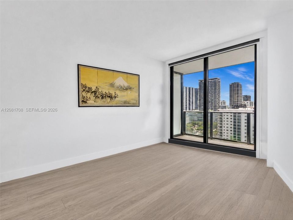 В аренду: $4,950 (2 спален, 2 ванн, 1045 Квадратных фут)