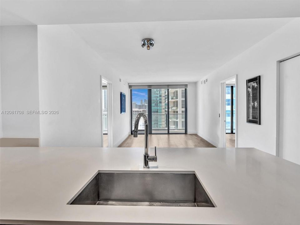 В аренду: $4,950 (2 спален, 2 ванн, 1045 Квадратных фут)