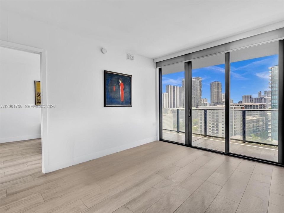 В аренду: $4,950 (2 спален, 2 ванн, 1045 Квадратных фут)