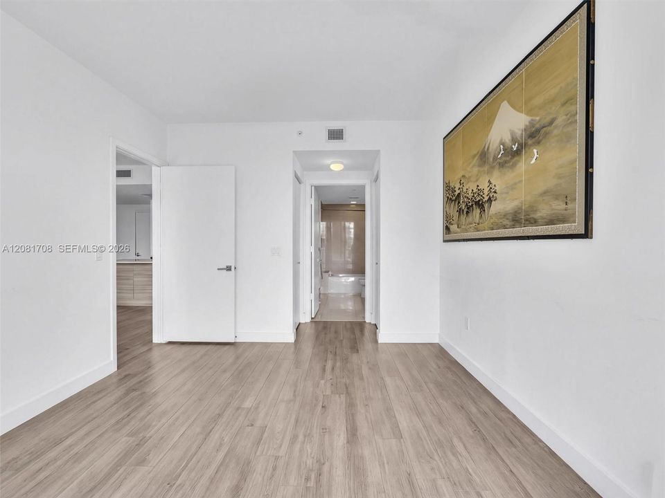 В аренду: $4,950 (2 спален, 2 ванн, 1045 Квадратных фут)