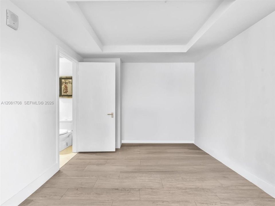 В аренду: $4,950 (2 спален, 2 ванн, 1045 Квадратных фут)