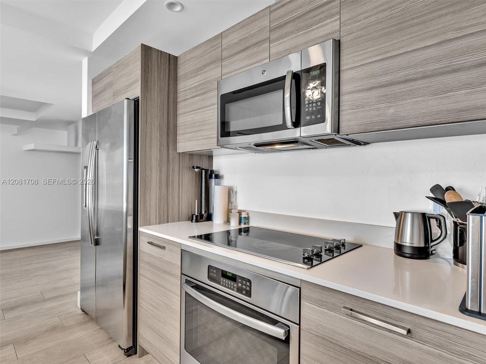 В аренду: $4,950 (2 спален, 2 ванн, 1045 Квадратных фут)