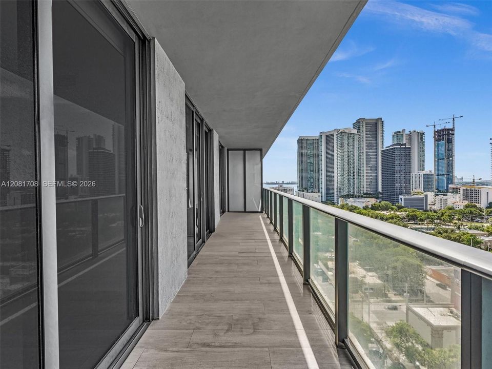 В аренду: $4,950 (2 спален, 2 ванн, 1045 Квадратных фут)