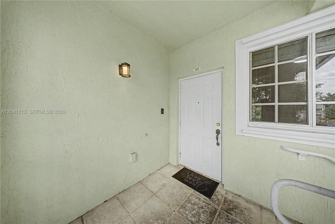 For Sale: $239,900 (2 beds, 2 baths, 1048 Square Feet)