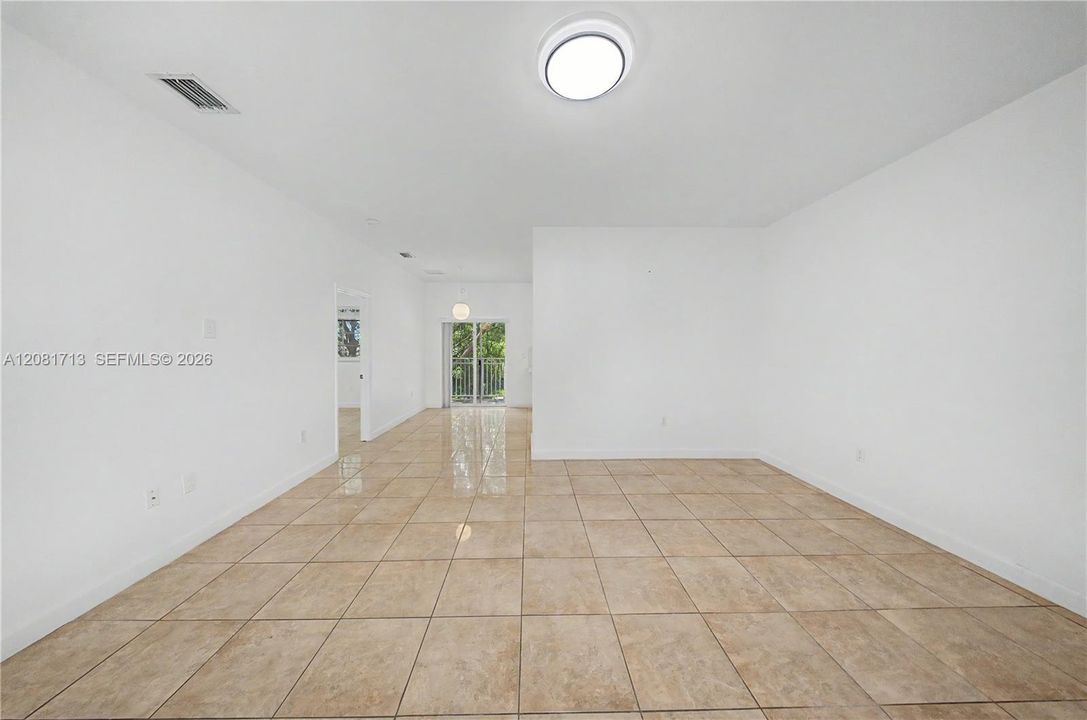 For Sale: $239,900 (2 beds, 2 baths, 1048 Square Feet)