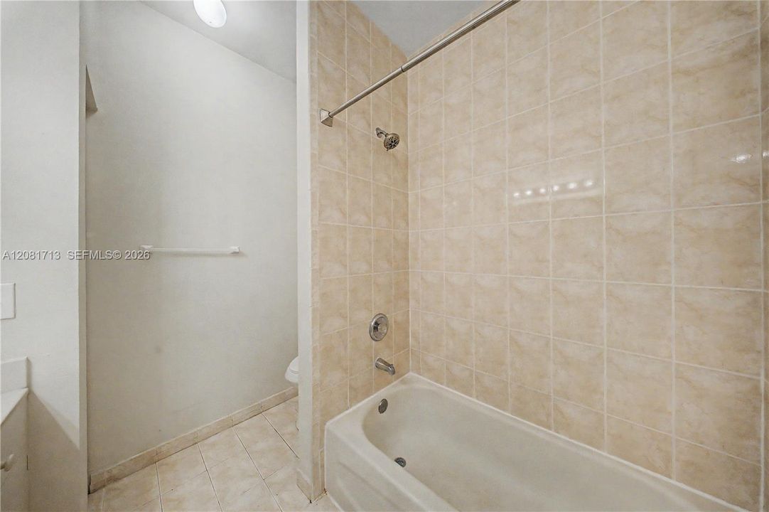 For Sale: $239,900 (2 beds, 2 baths, 1048 Square Feet)