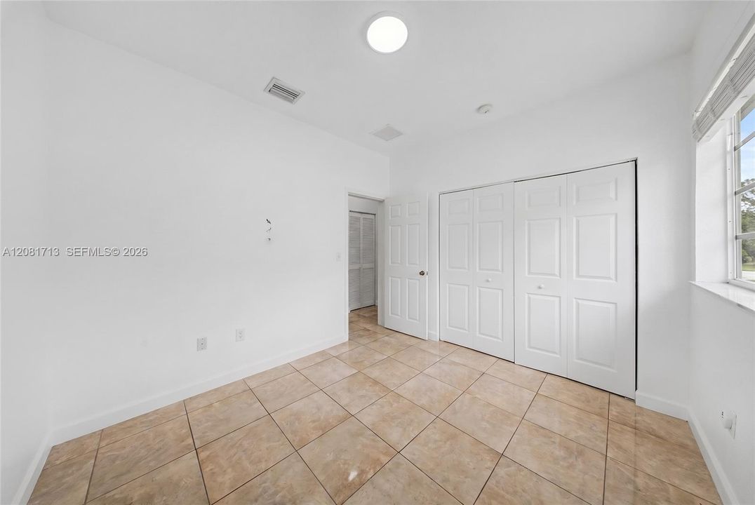 For Sale: $239,900 (2 beds, 2 baths, 1048 Square Feet)