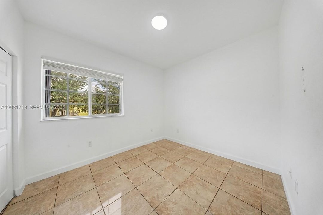 For Sale: $239,900 (2 beds, 2 baths, 1048 Square Feet)