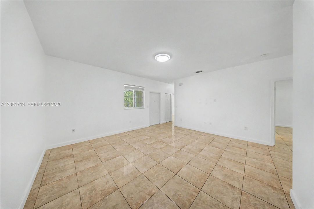 For Sale: $239,900 (2 beds, 2 baths, 1048 Square Feet)
