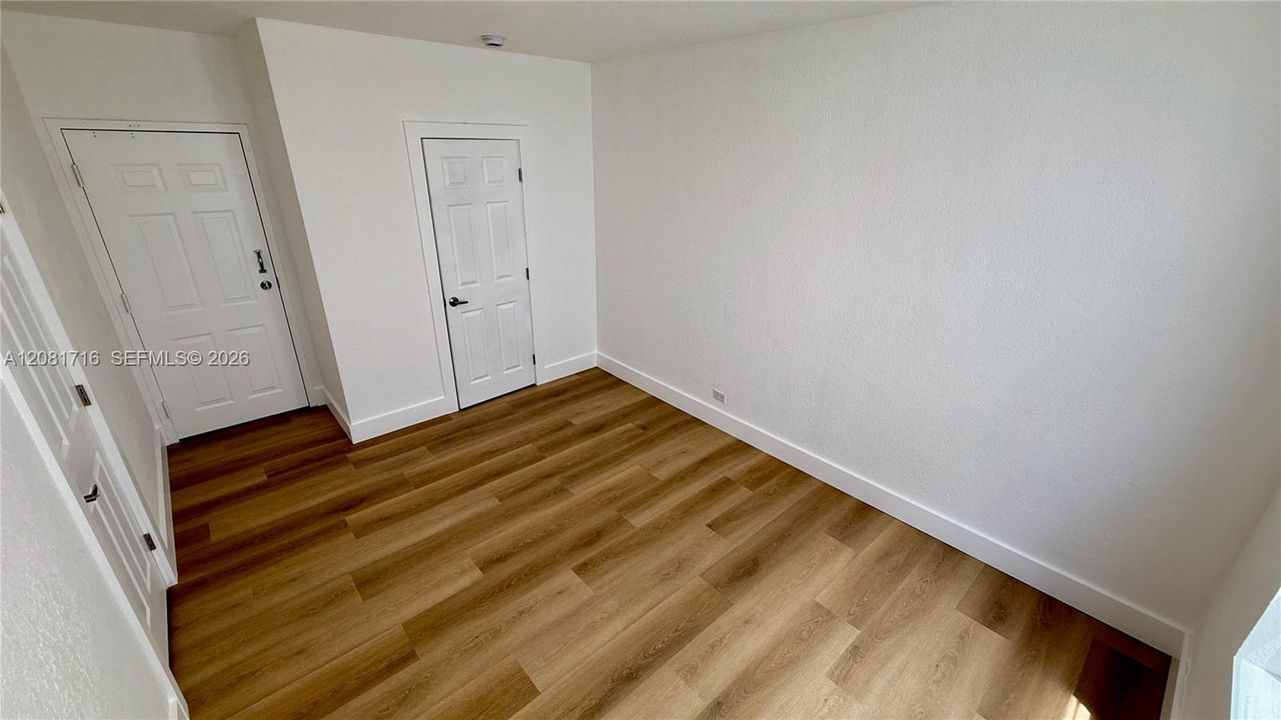 For Sale: $349,000 (1 beds, 1 baths, 592 Square Feet)
