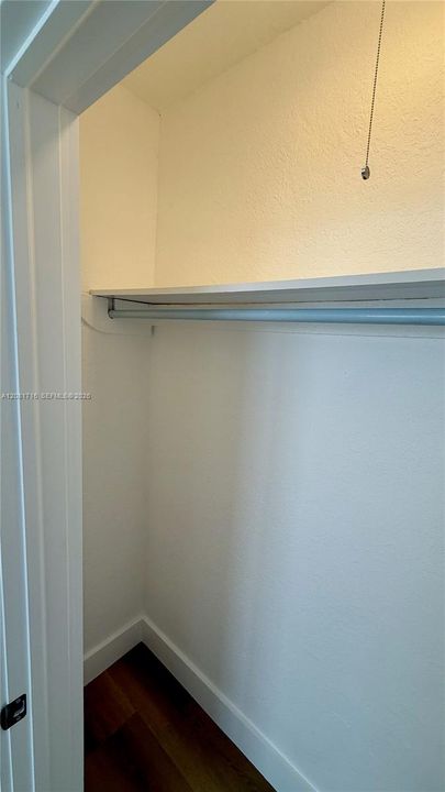 For Sale: $349,000 (1 beds, 1 baths, 592 Square Feet)