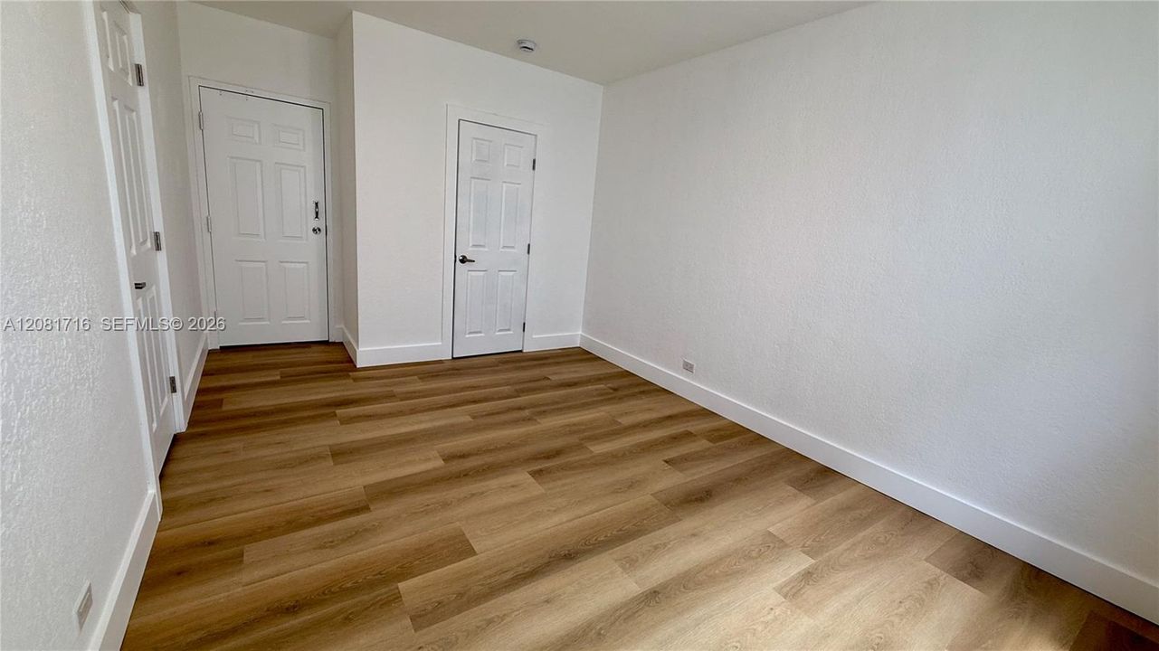 For Sale: $349,000 (1 beds, 1 baths, 592 Square Feet)