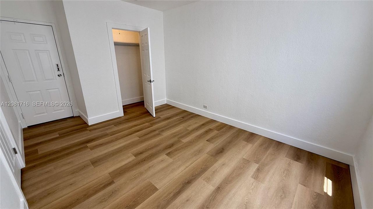 For Sale: $349,000 (1 beds, 1 baths, 592 Square Feet)