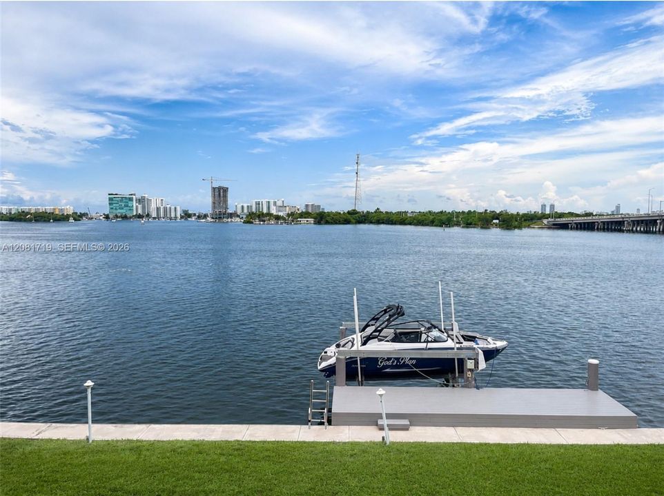 В аренду: $18,000 (3 спален, 3 ванн, 2200 Квадратных фут)