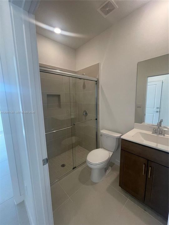 В аренду: $3,600 (4 спален, 3 ванн, 2002 Квадратных фут)