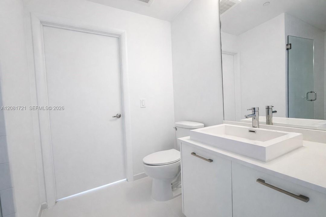For Sale: $529,500 (2 beds, 2 baths, 977 Square Feet)