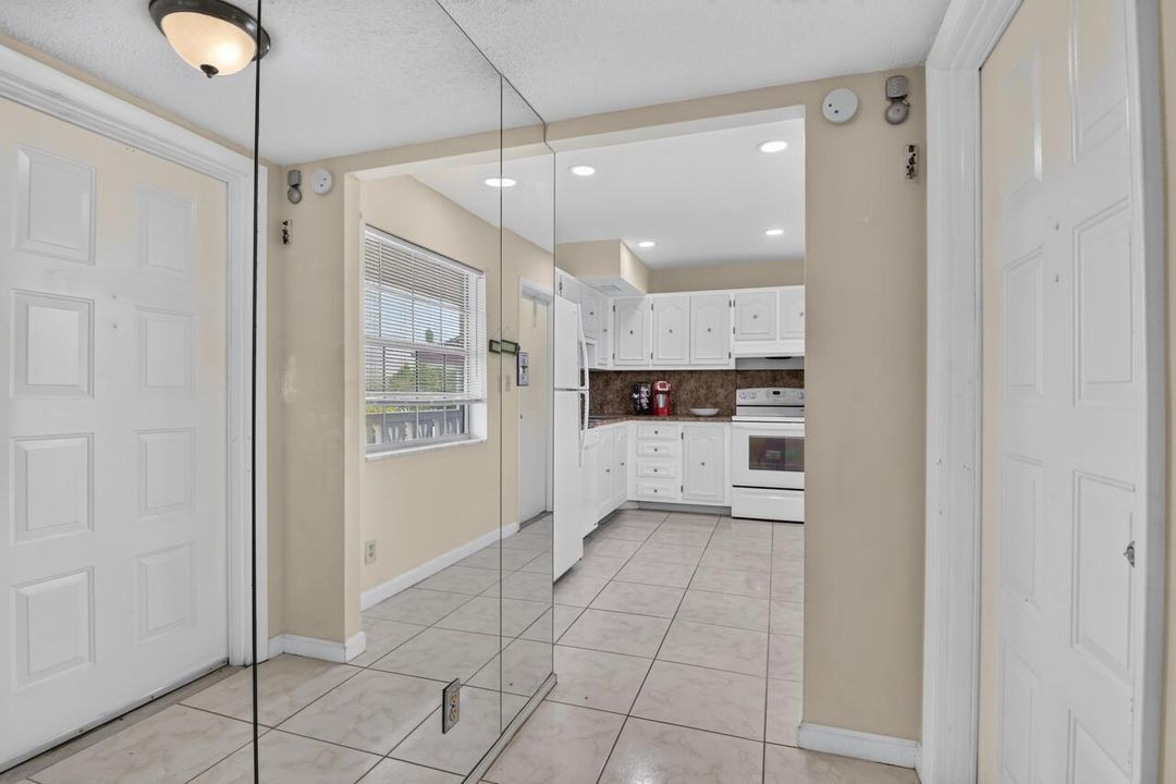 8-4140-NW-44th-Ave-8-