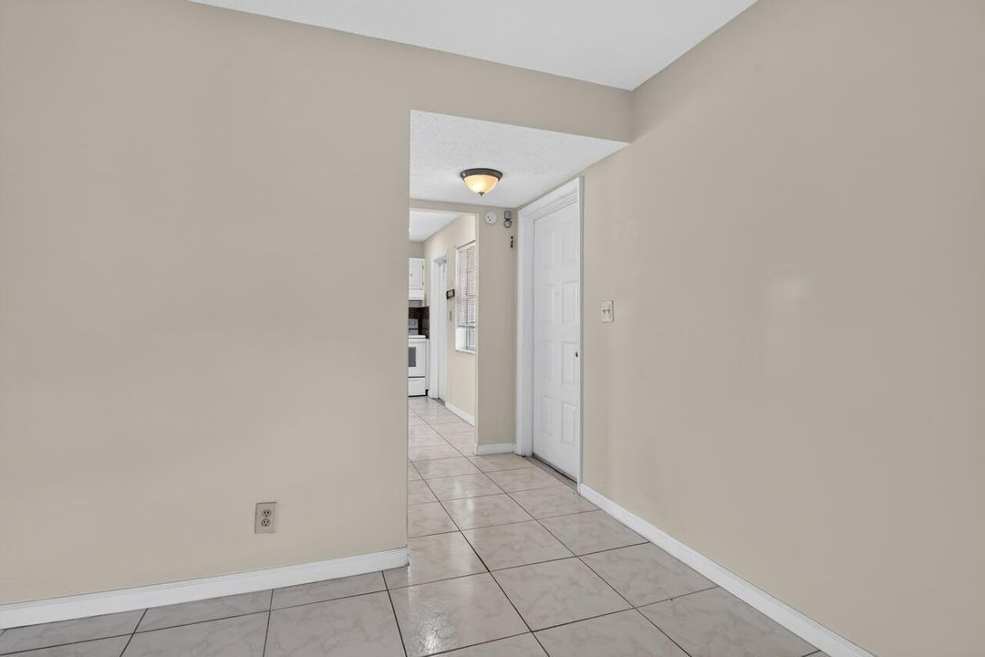 7-4140-NW-44th-Ave-7-